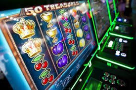 Antarmuka Diamond Empire di mantra88 dengan simbol permata dan emas